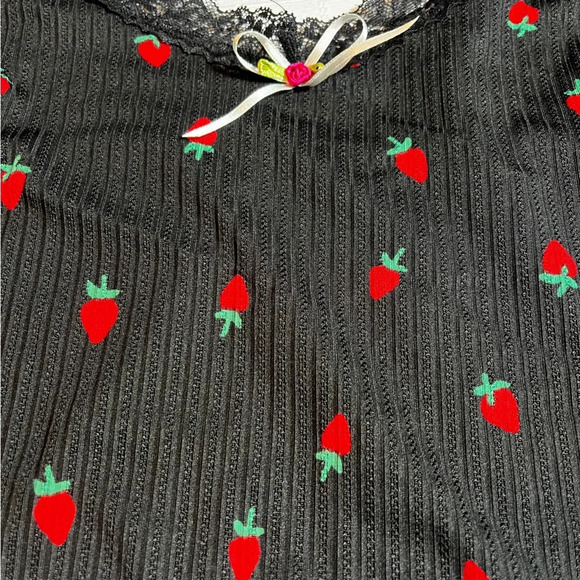 Black & Strawberry Bralette Women's Medium Delicate Lace Comfort Romantic Cute - Picture 5 of 6